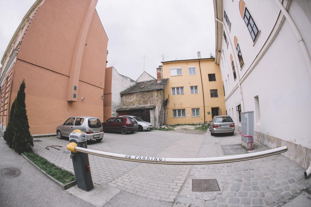 Central Apartman Sopron Buitenkant foto