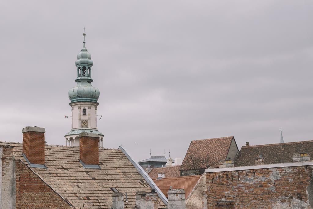 Central Apartman Sopron Buitenkant foto
