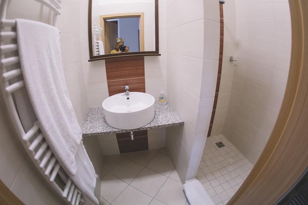Central Apartman Sopron Buitenkant foto