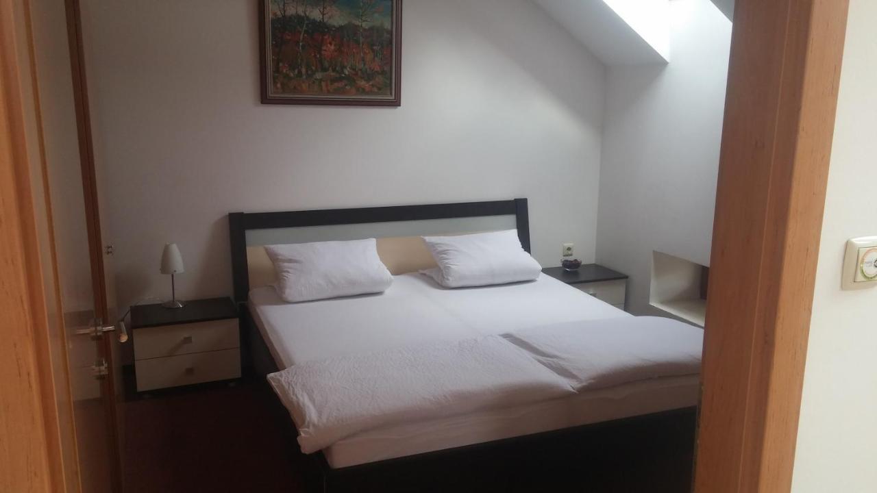 Central Apartman Sopron Buitenkant foto
